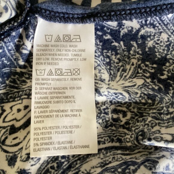 Susan Graver Printed Liquid Knit Scarf Batwing Sleeve Paisley Poncho Top S #67L - Picture 7 of 7